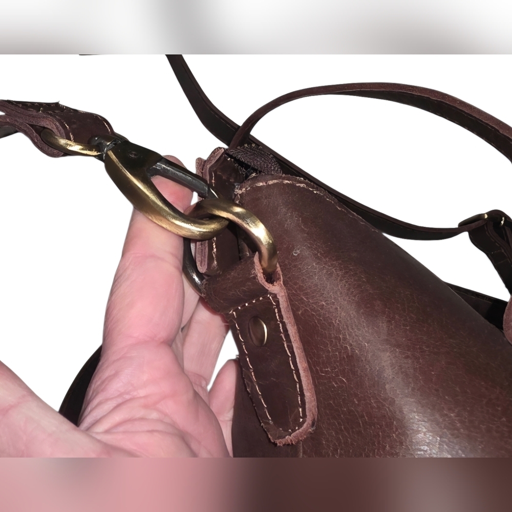 EUC Leather Tote Purse w/ matching wallet & change purse & adj shoulder strap. - Picture 7 of 16